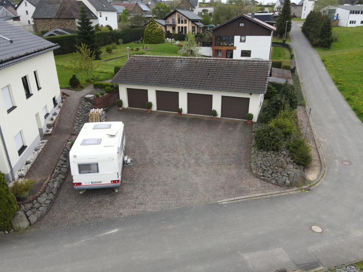 Ferienwohnung Zum Nuerburgring Munk Esterno foto