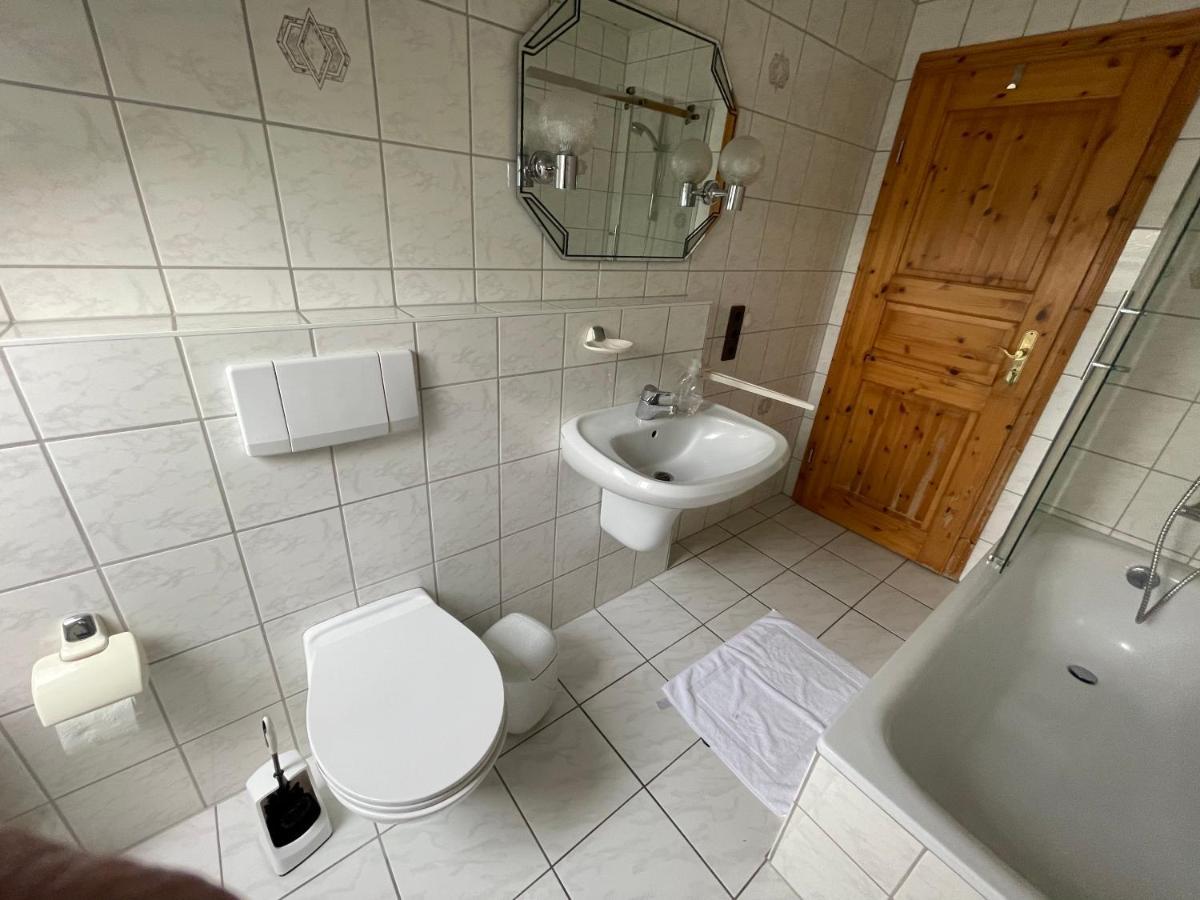 Ferienwohnung Zum Nuerburgring Munk Esterno foto