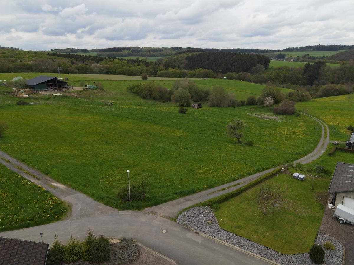 Ferienwohnung Zum Nuerburgring Munk Esterno foto
