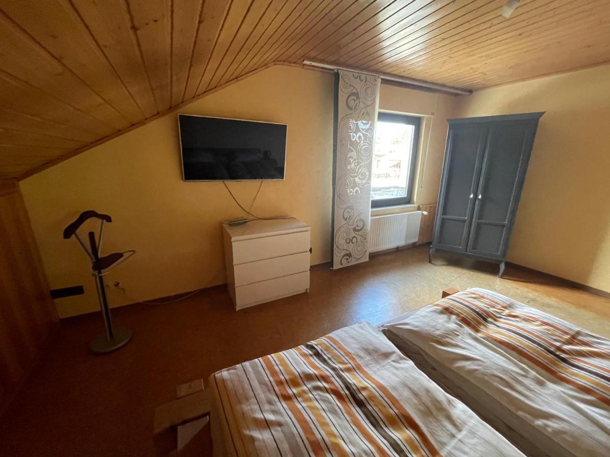 Ferienwohnung Zum Nuerburgring Munk Esterno foto