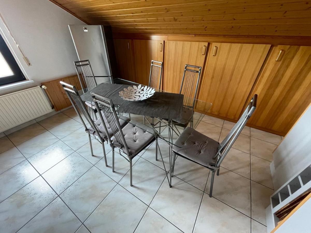 Ferienwohnung Zum Nuerburgring Munk Esterno foto