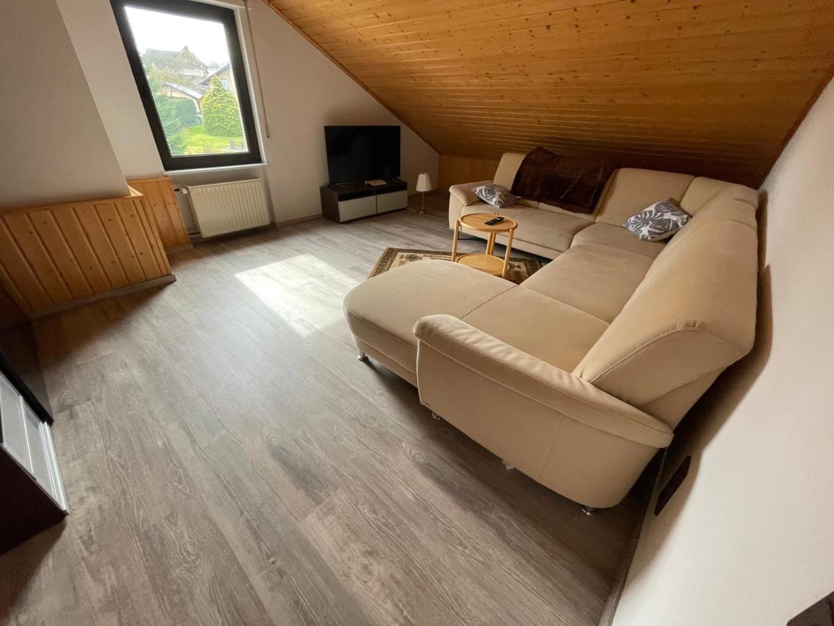 Ferienwohnung Zum Nuerburgring Munk Esterno foto